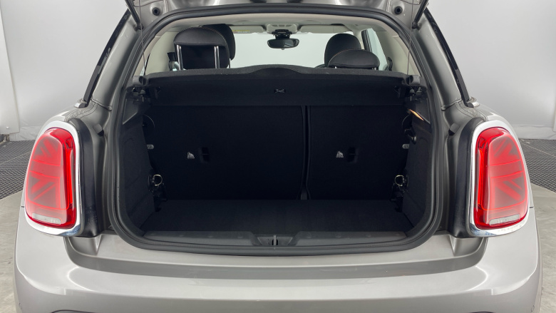 MINI Hatchback 1.5 Cooper Classic 3dr Auto Petrol Hatchback